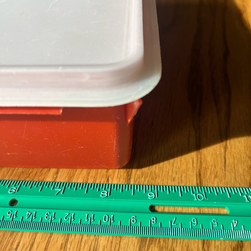 Square orange tupperware Storage Container - Picture 2 of 6